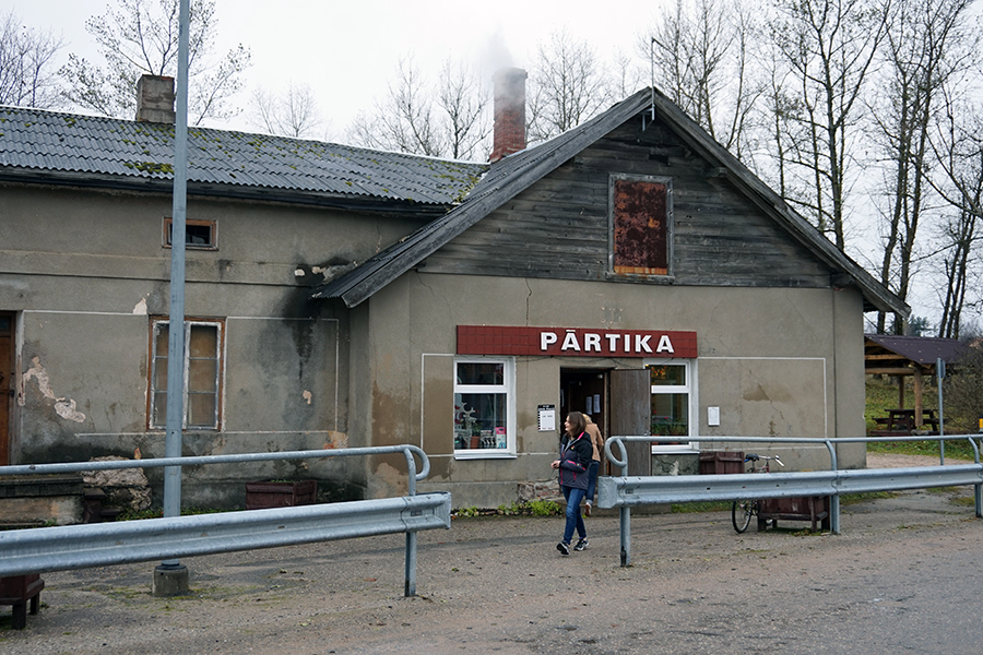 sklep w miasteczku Vestienas